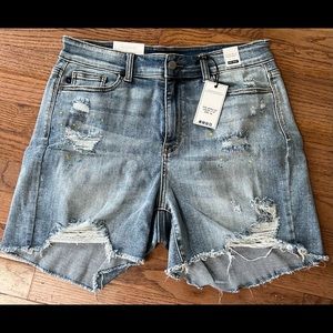 NWT. Judy Blue high waist Paint Splatter Shorts. 1X.
